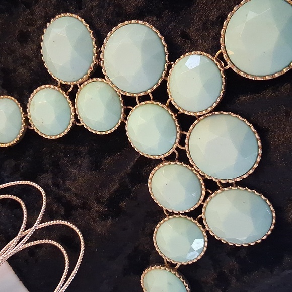 Jewelry - Elegant Gold and Mint Necklace and Gold Earring Set